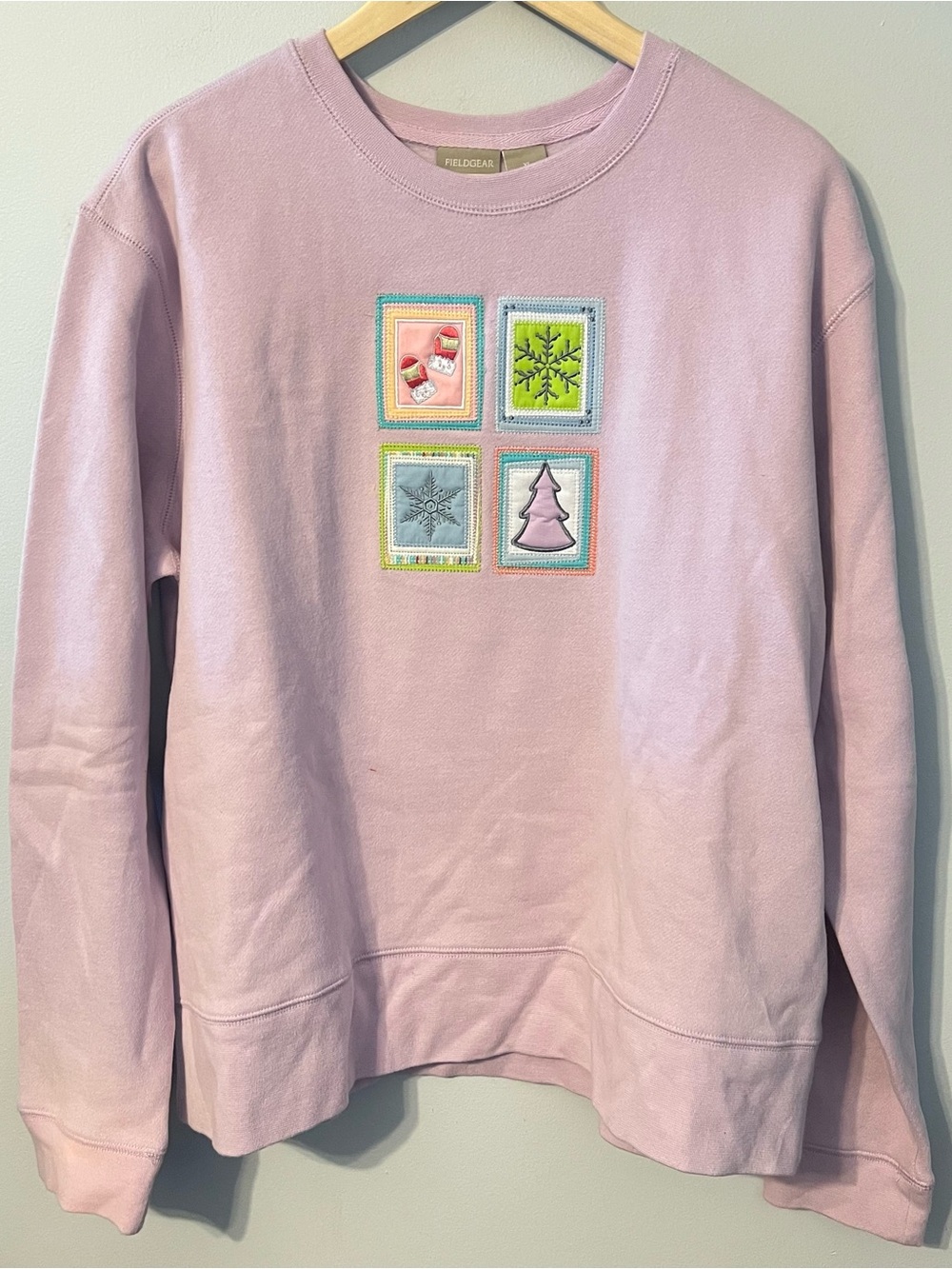 Vintage Christmas Crewneck Women’s XL Lavender Embroidered Stamps Sweatshirt NWT